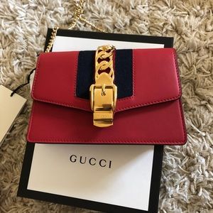 AUTHENTIC NWT GUCCI SYLVIE LEATHER SHOULDER BAG